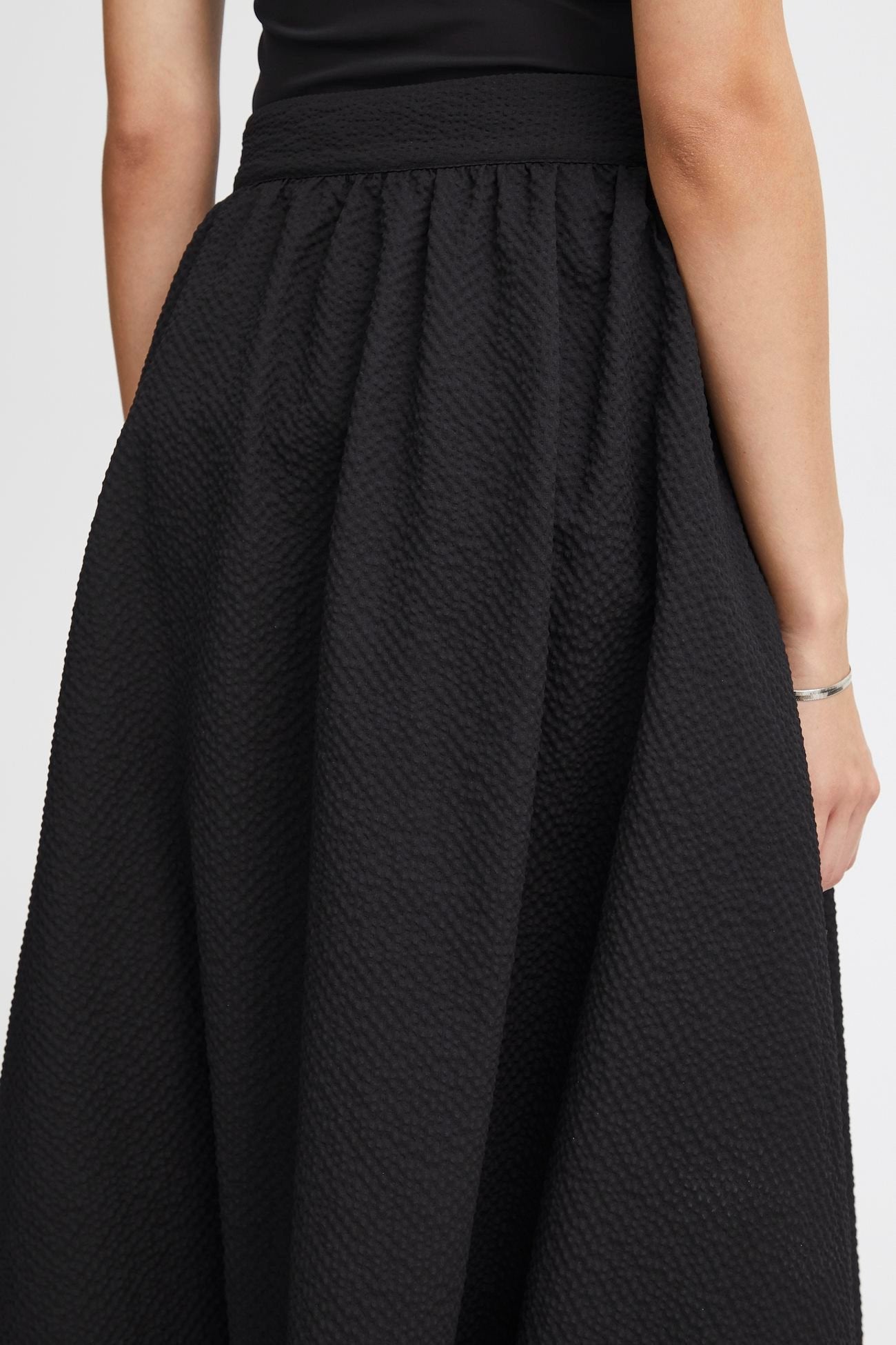 
                  
                    IHJOLISSA Black Skirt
                  
                