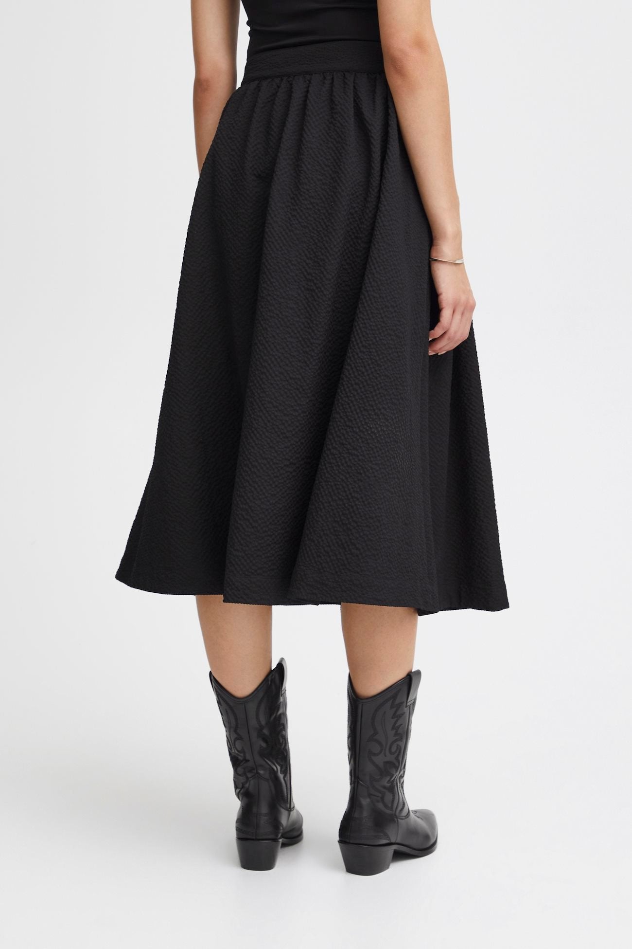 
                  
                    IHJOLISSA Black Skirt
                  
                