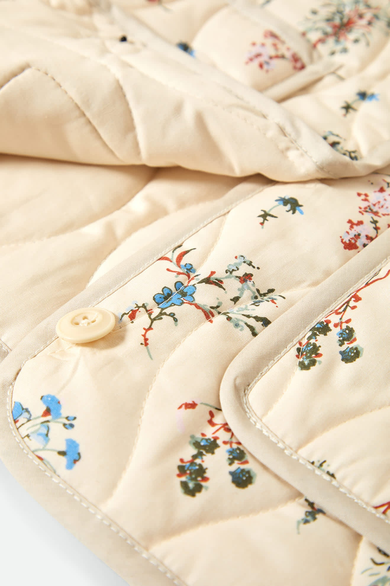 
                  
                    FIELD Whitecap Hazelnut Ditsy Floral Quilted Vest
                  
                