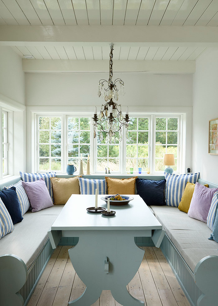 
                  
                    Lavendelfarbenes Samtkissen
                  
                