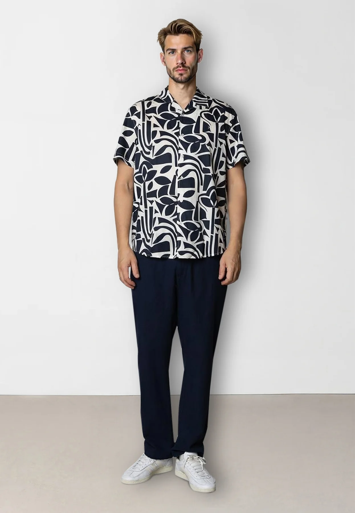 
                  
                    BOWLING NOAH Navy Ecru Short Sleeve Shirt
                  
                