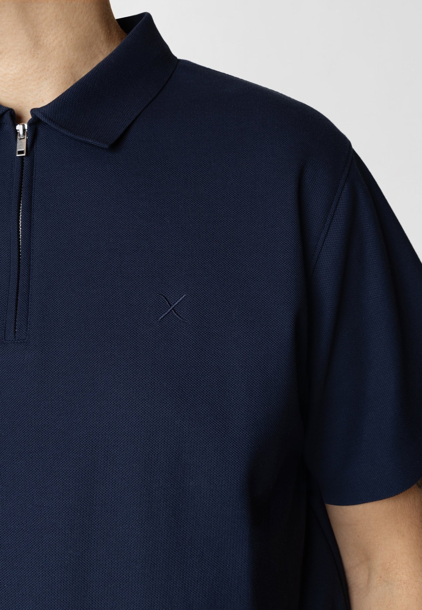 
                  
                    JOSS Marineblaues Polo-T-Shirt
                  
                
