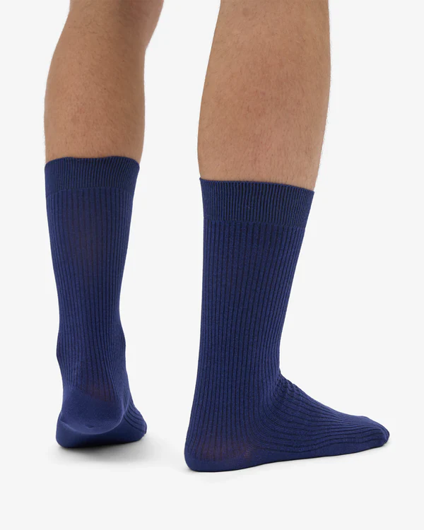 
                  
                    Marineblaue klassische Socken
                  
                