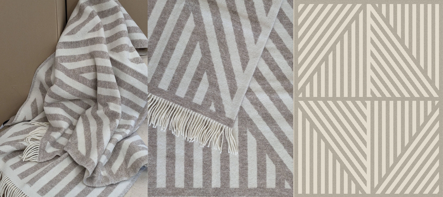 
                  
                    FRANK Kalksteinfarbene, cremeweiße Wolldecke
                  
                