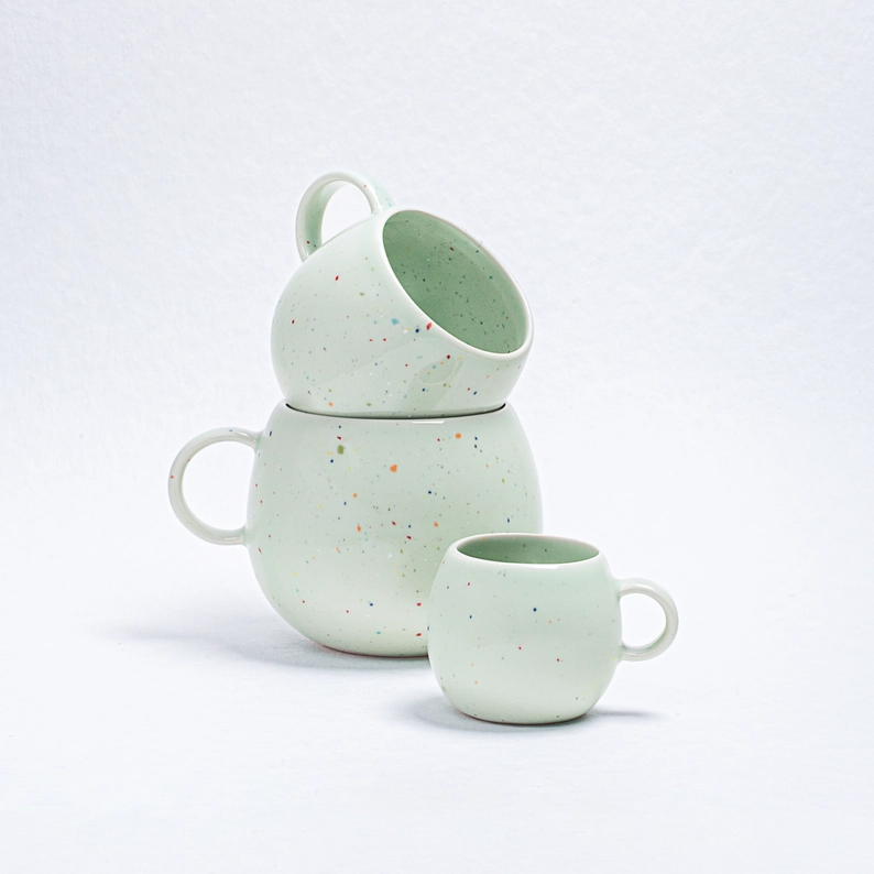 
                  
                    Grüne Kugel Tasse
                  
                