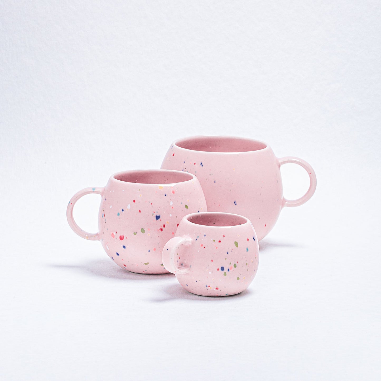 
                  
                    Tasse mit rosa Ball
                  
                