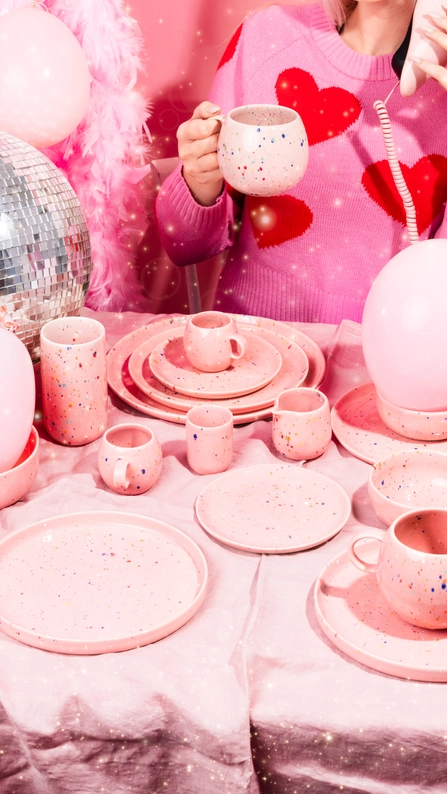 
                  
                    Tasse mit rosa Ball
                  
                