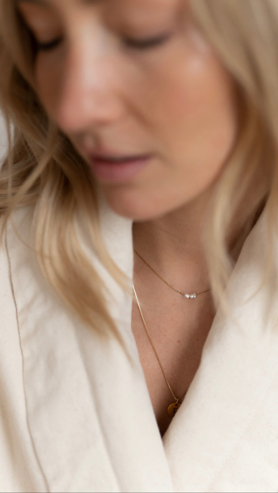 
                  
                    Gold Fine With 3 Pearls Necklace
                  
                