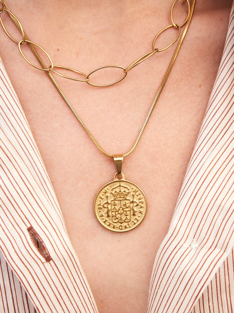 
                  
                    Gold Oval Link Necklace
                  
                