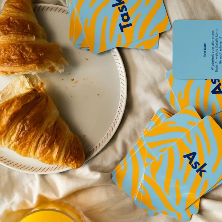 
                  
                    Fragen &amp; Aufgaben für Paare Kartenspiel
                  
                