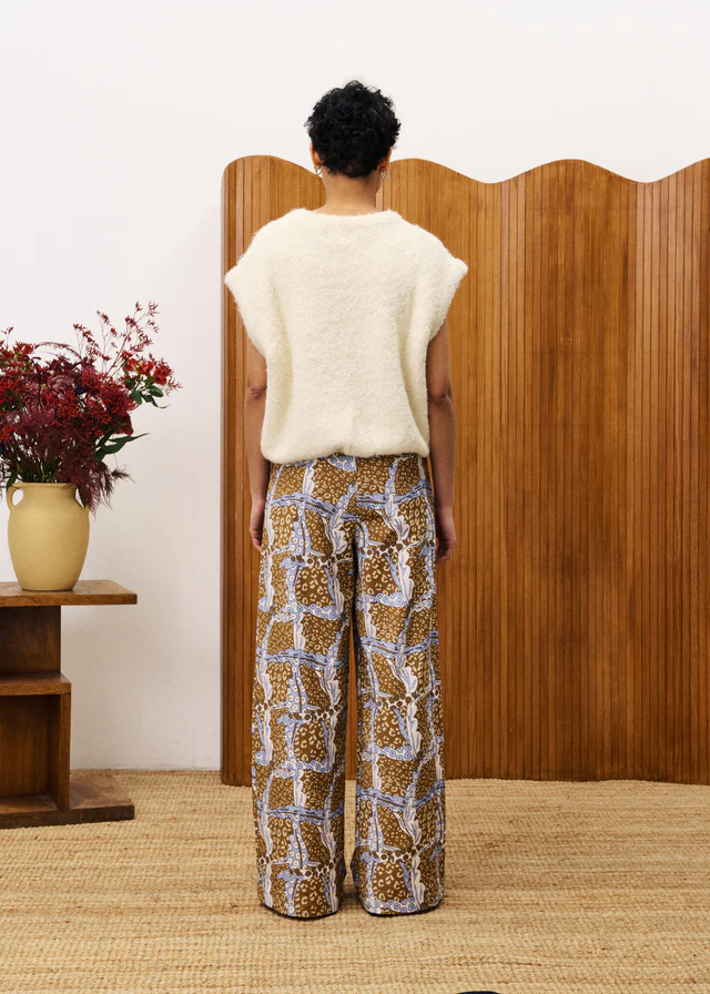 
                  
                    JASMINE Cream Jumper
                  
                