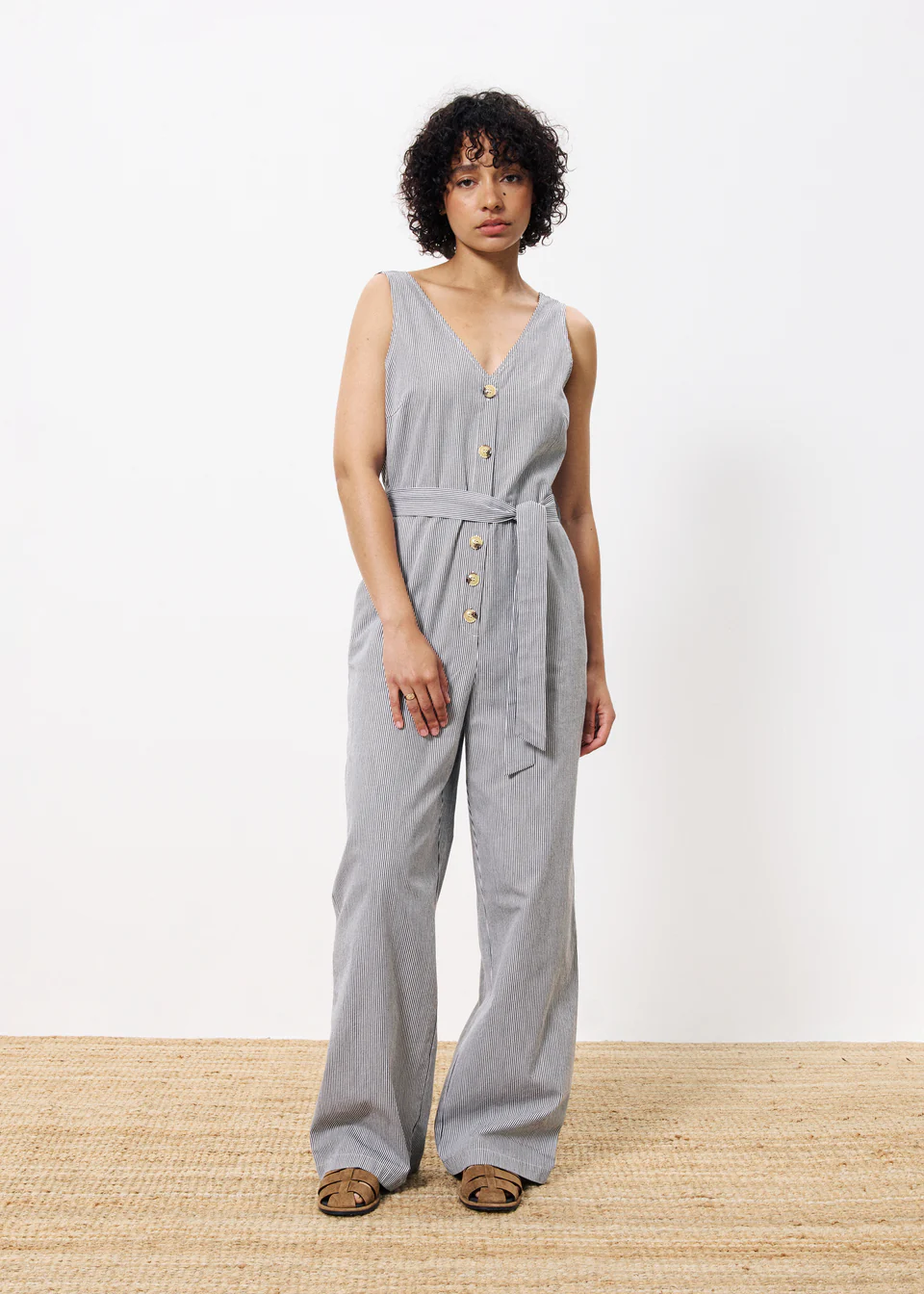 
                  
                    MADDIE Cremefarbener gestreifter Jumpsuit
                  
                