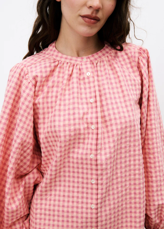 
                  
                    NOELY Rosa Kleid
                  
                