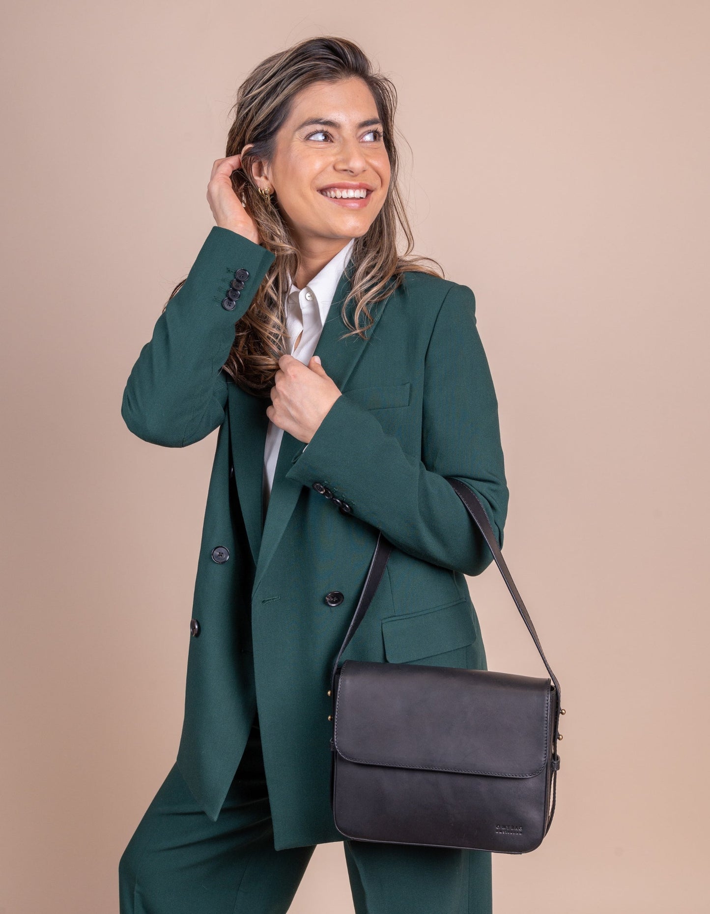 
                  
                    GINA Schwarze klassische Ledertasche 
                  
                