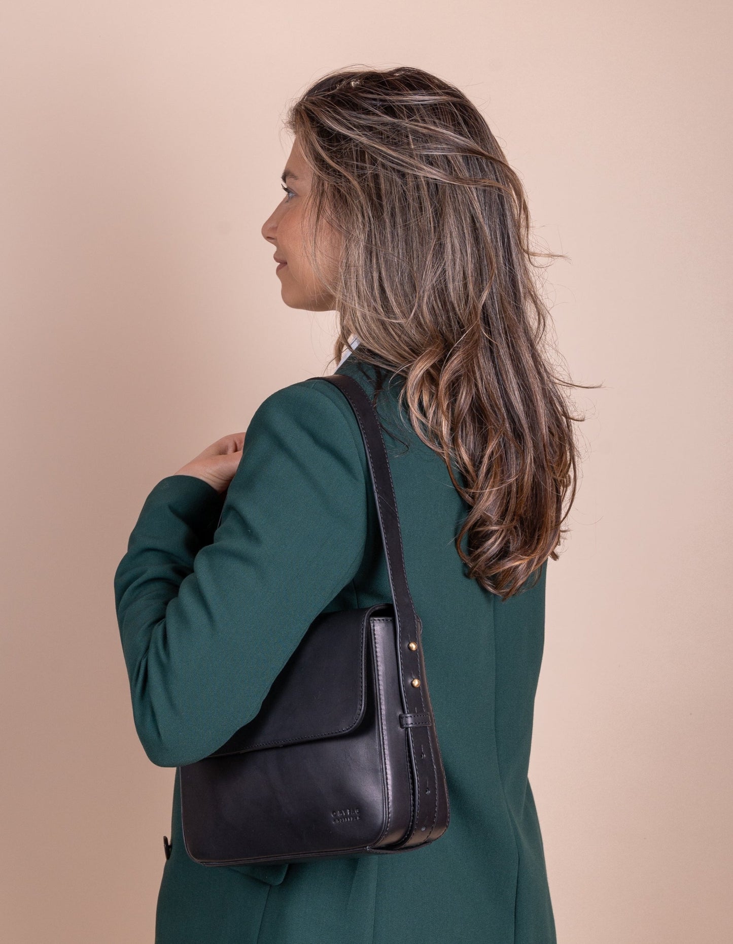 
                  
                    GINA Schwarze klassische Ledertasche 
                  
                