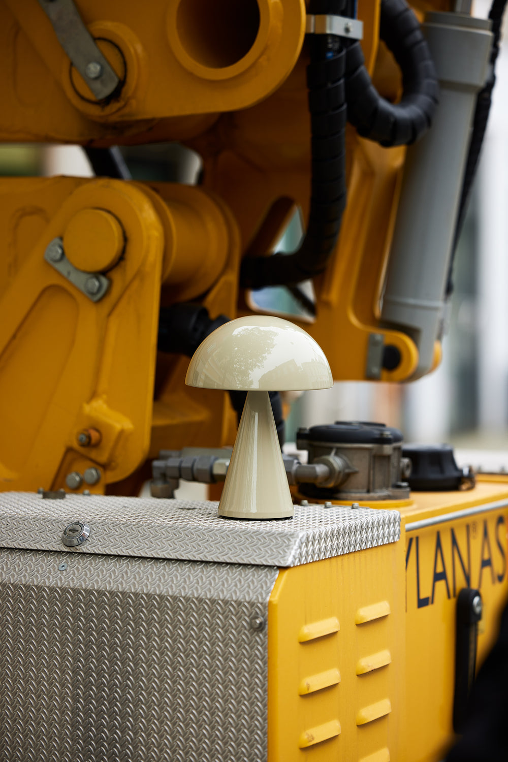 
                  
                    Tragbare Lampe „Sandbrei“
                  
                