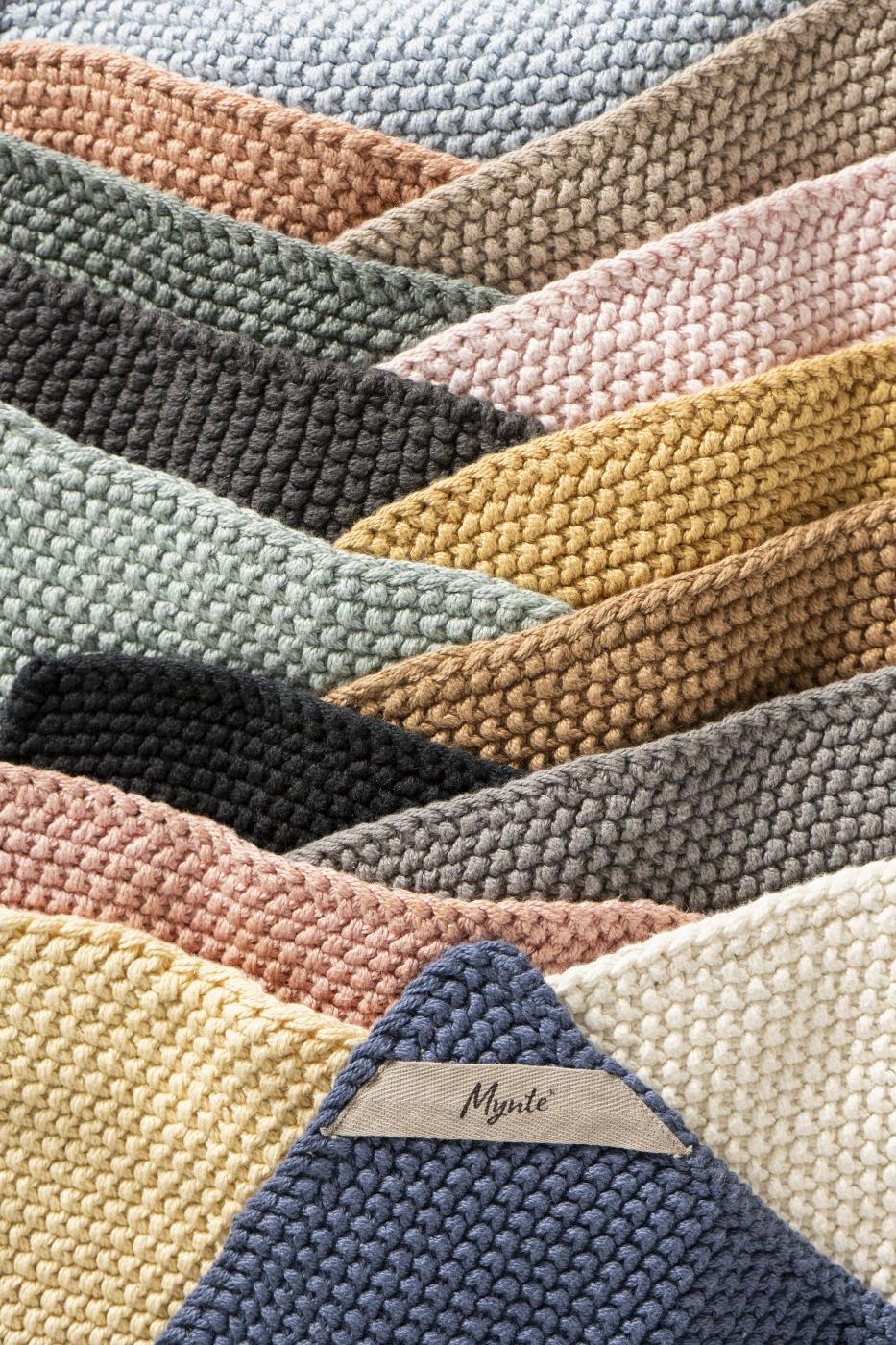 
                  
                    MYNTE Nordic Sky Gestrickter Topflappen
                  
                