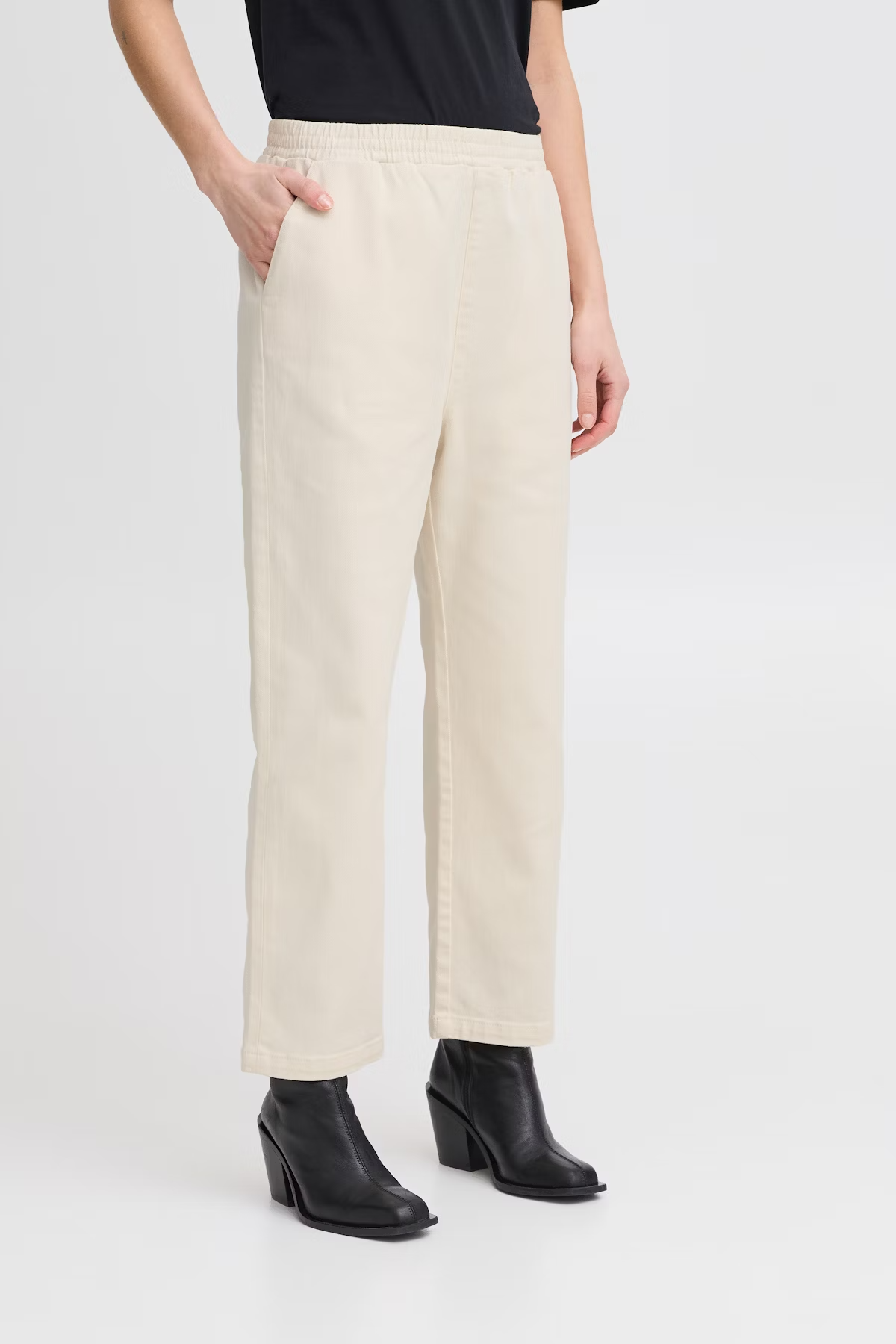 
                  
                    IHBRAISE Jeans aus Birch-Denim
                  
                