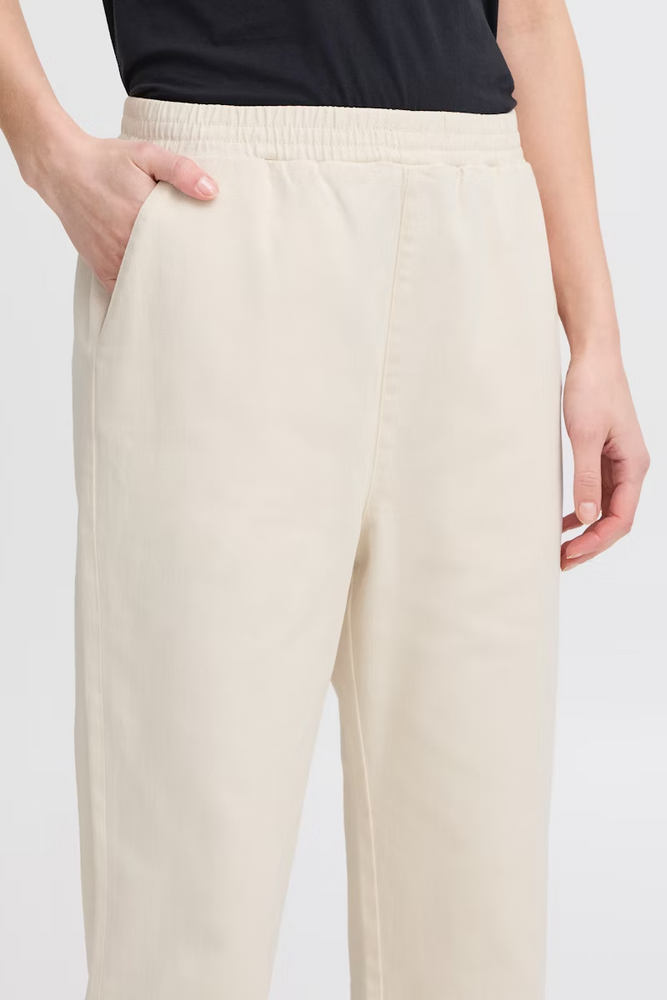 
                  
                    IHBRAISE Jeans aus Birch-Denim
                  
                