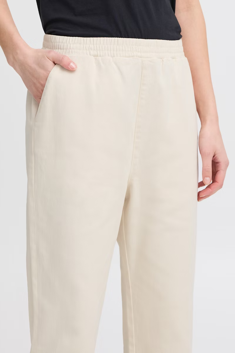 
                  
                    IHBRAISE Jeans aus Birch-Denim
                  
                