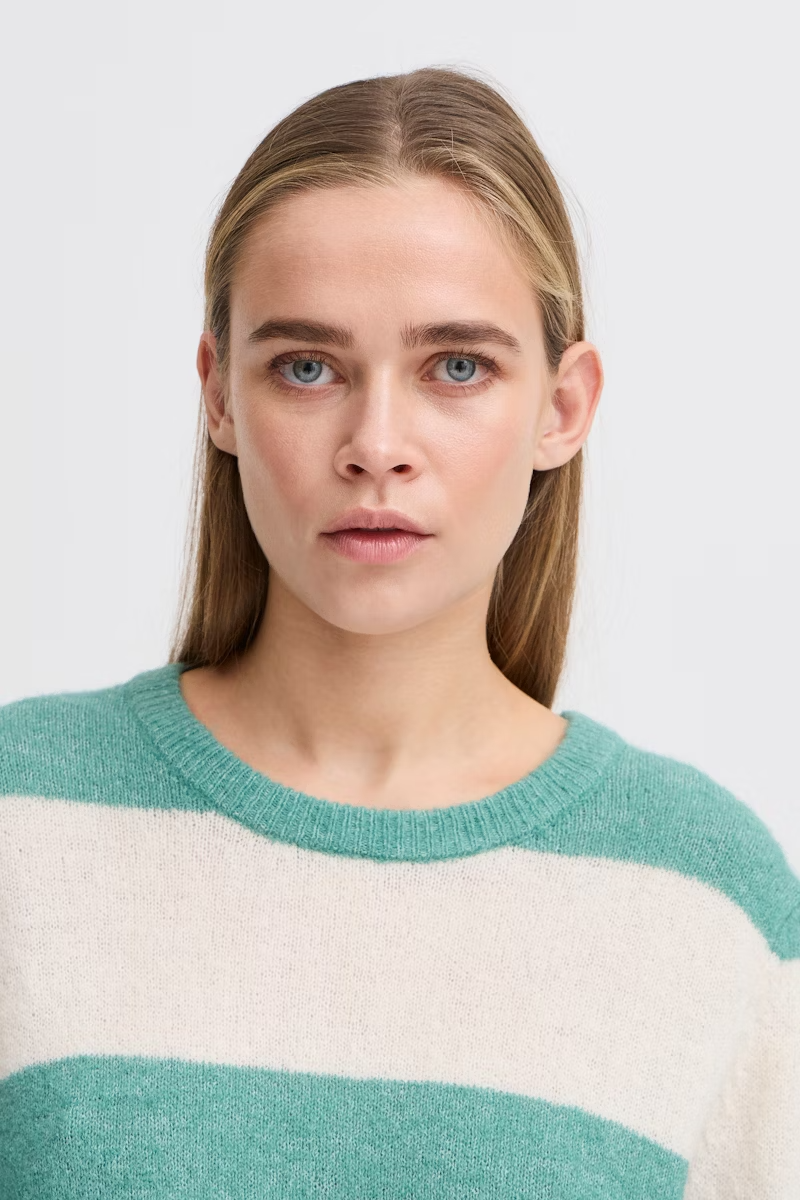 
                  
                    IHDUSTY – Beryl – Grüner Strickpullover mit Streifen
                  
                