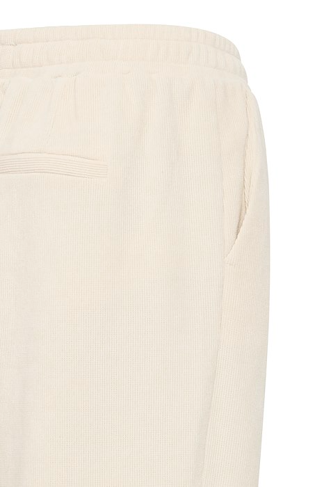 
                  
                    IHKATE Cordhose in Mandelmilch
                  
                