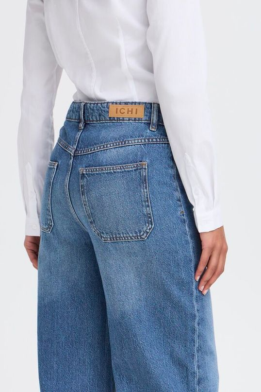 
                  
                    IHPAMALA Dunkelblaue Jeans
                  
                