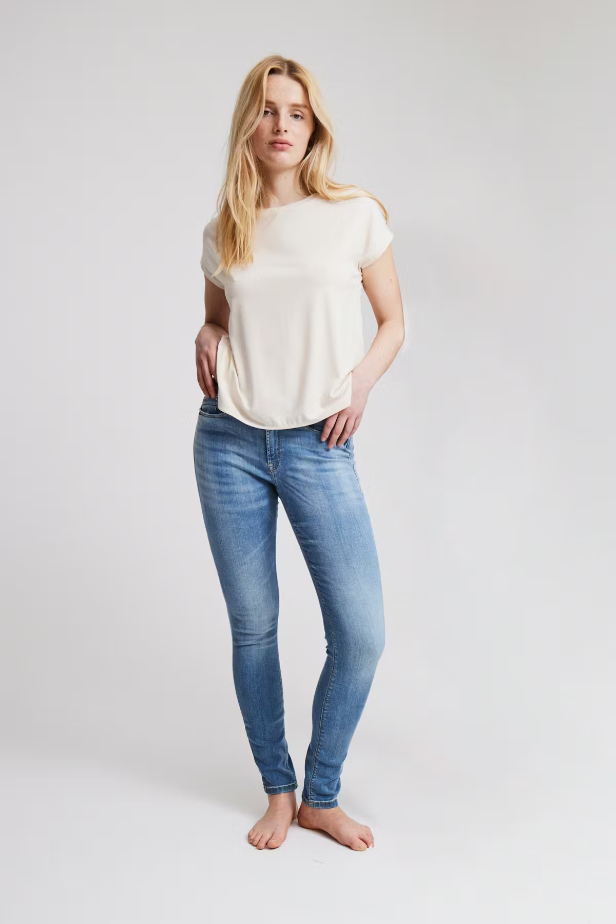 
                  
                    IHREBEL TAPIOCA T-SHIRT
                  
                