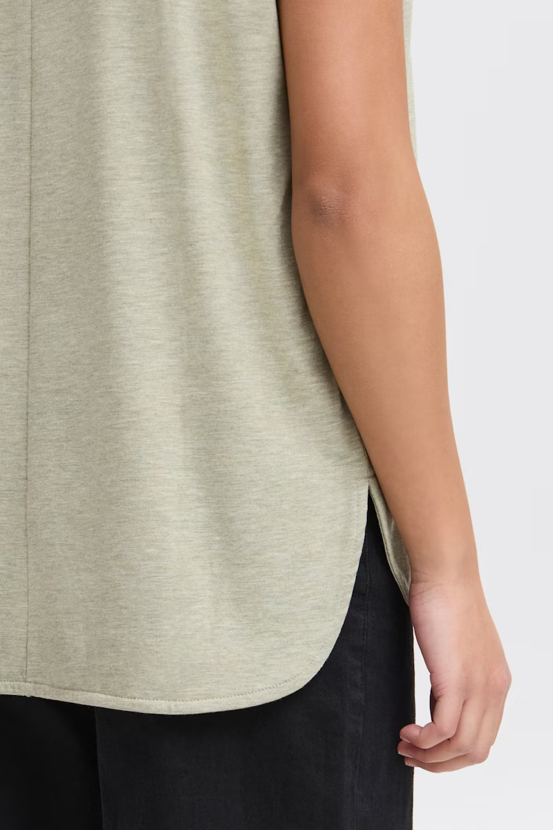 
                  
                    IHREBEL Tea T-Shirt
                  
                