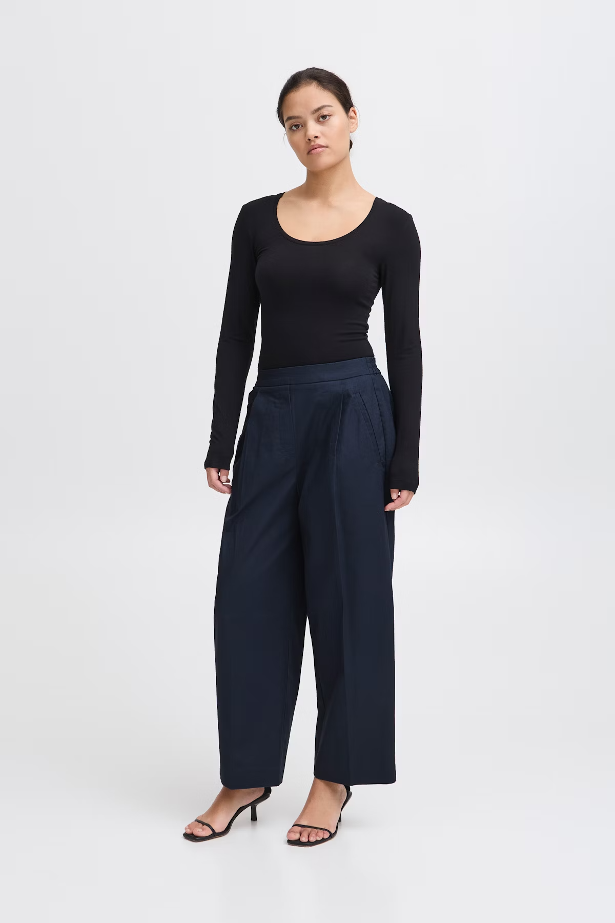 
                  
                    IHUNICA Total Eclipse Freizeithose
                  
                