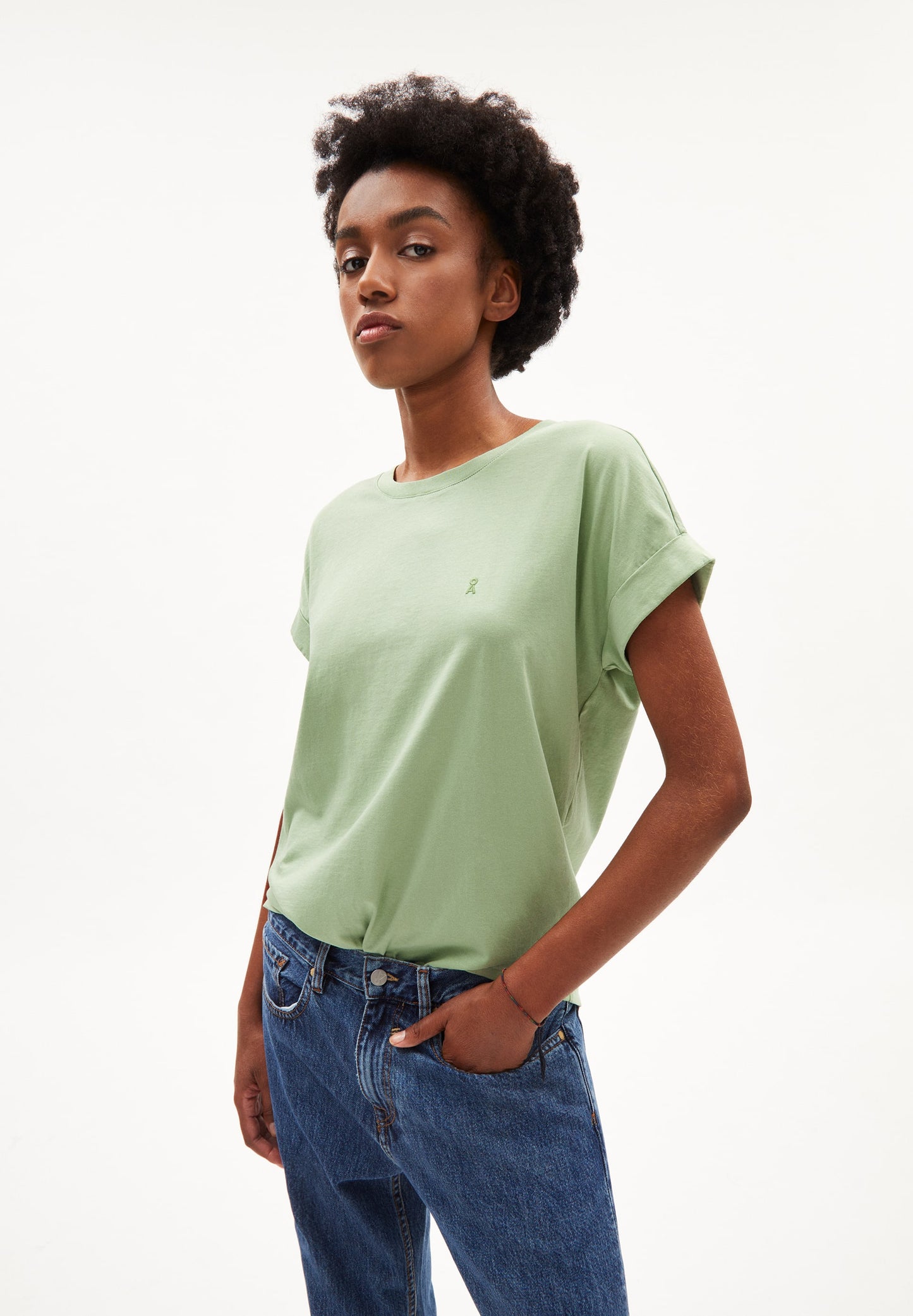 
                  
                    IDAARA Smith Grünes T-Shirt
                  
                