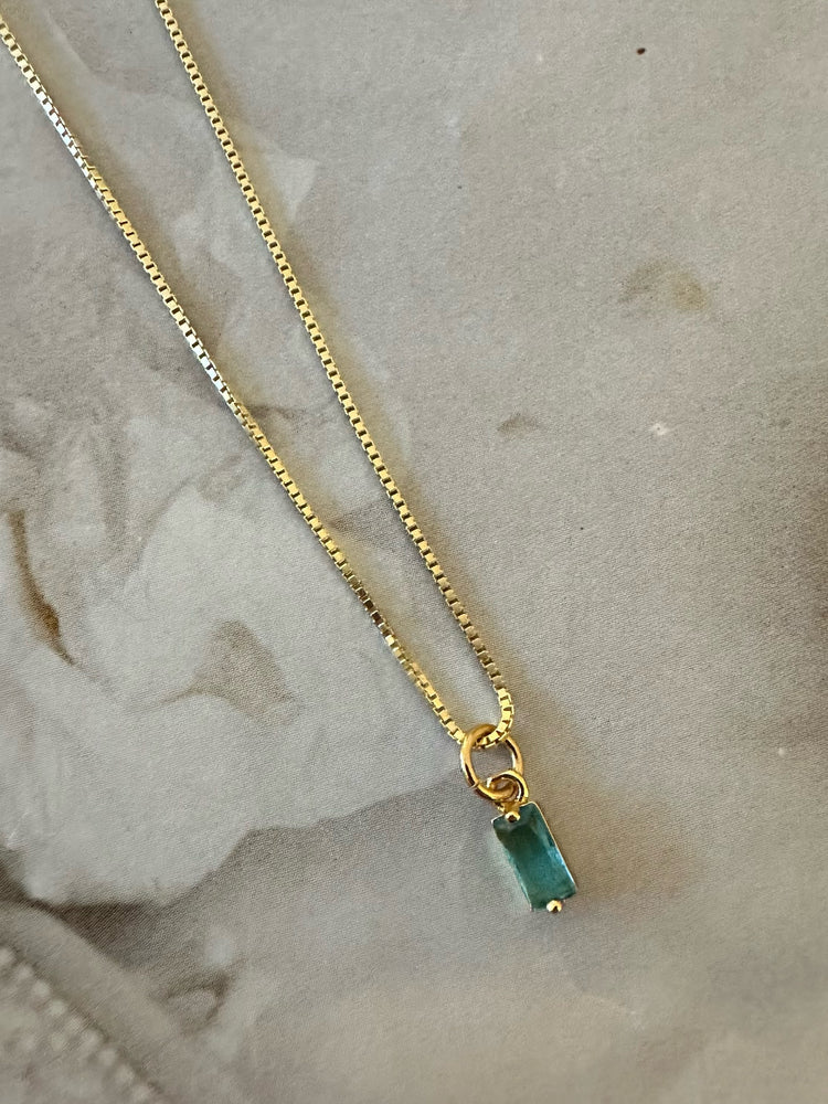 
                  
                    Turquoise Pendant Necklace
                  
                