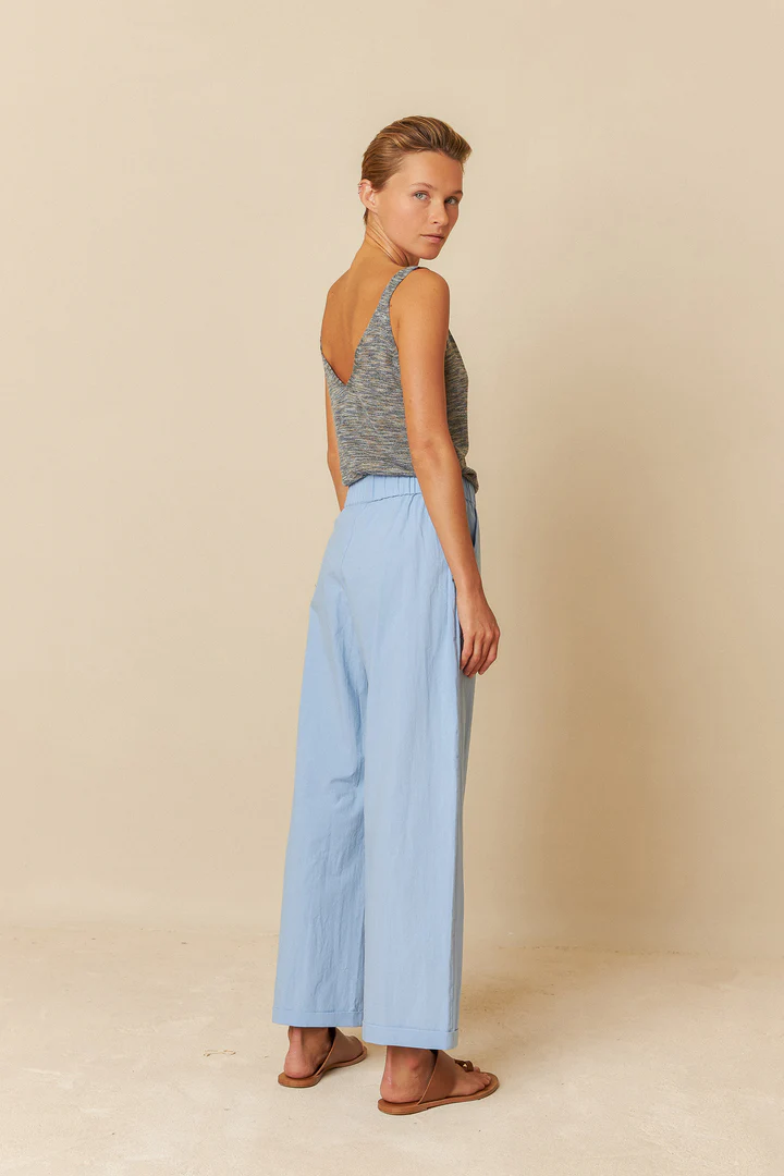 
                  
                    Blaue Hose
                  
                