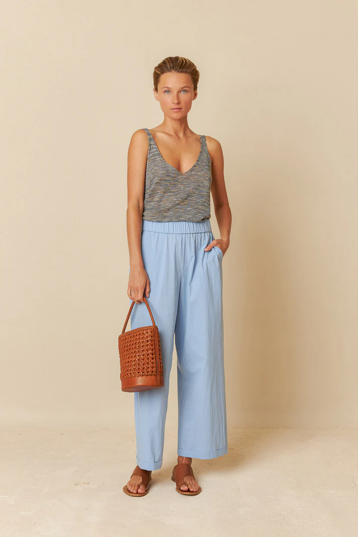 
                  
                    Blaue Hose
                  
                