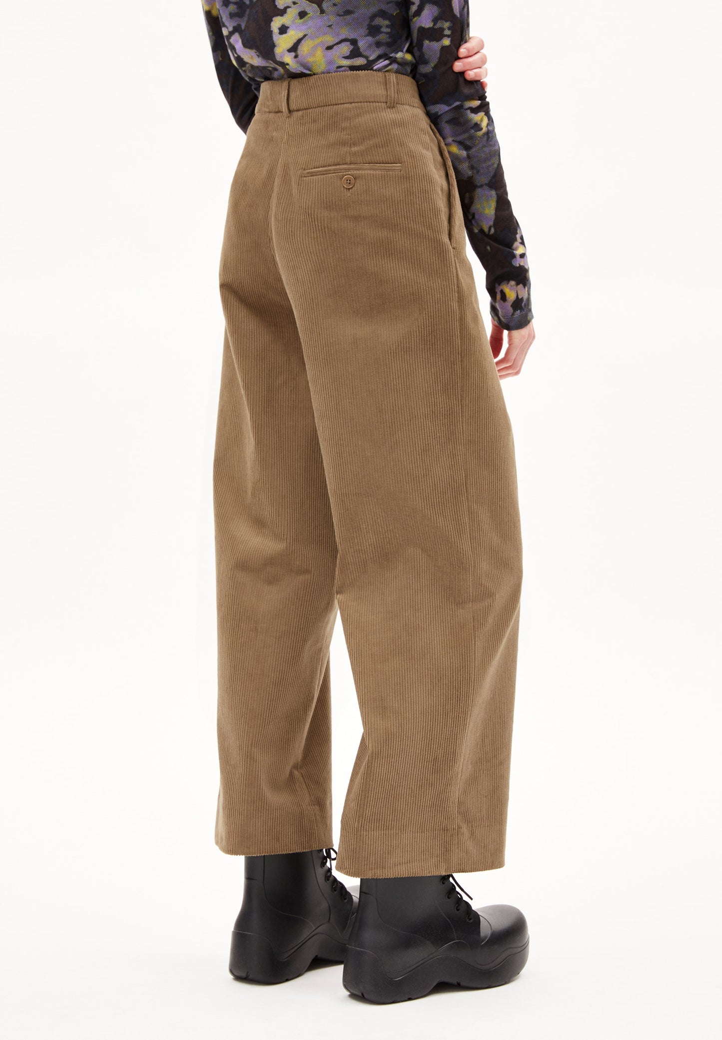 
                  
                    JAALMA CORDUROY Dark Sand Stone Trousers
                  
                