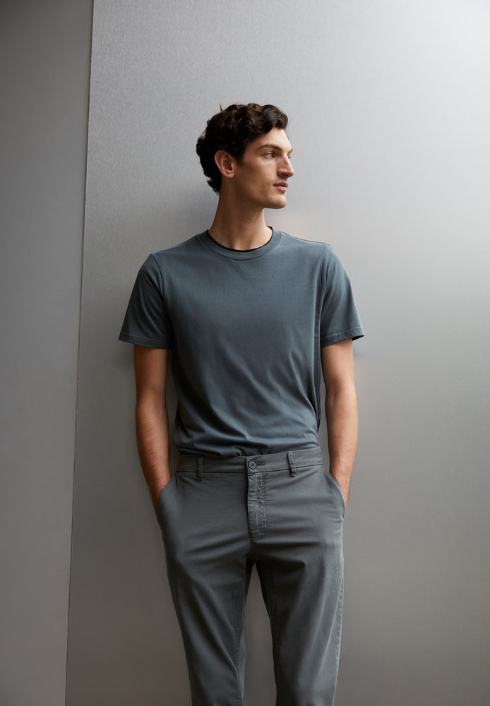 
                  
                    JAAMES Space Steel T-Shirt mit normaler Passform
                  
                