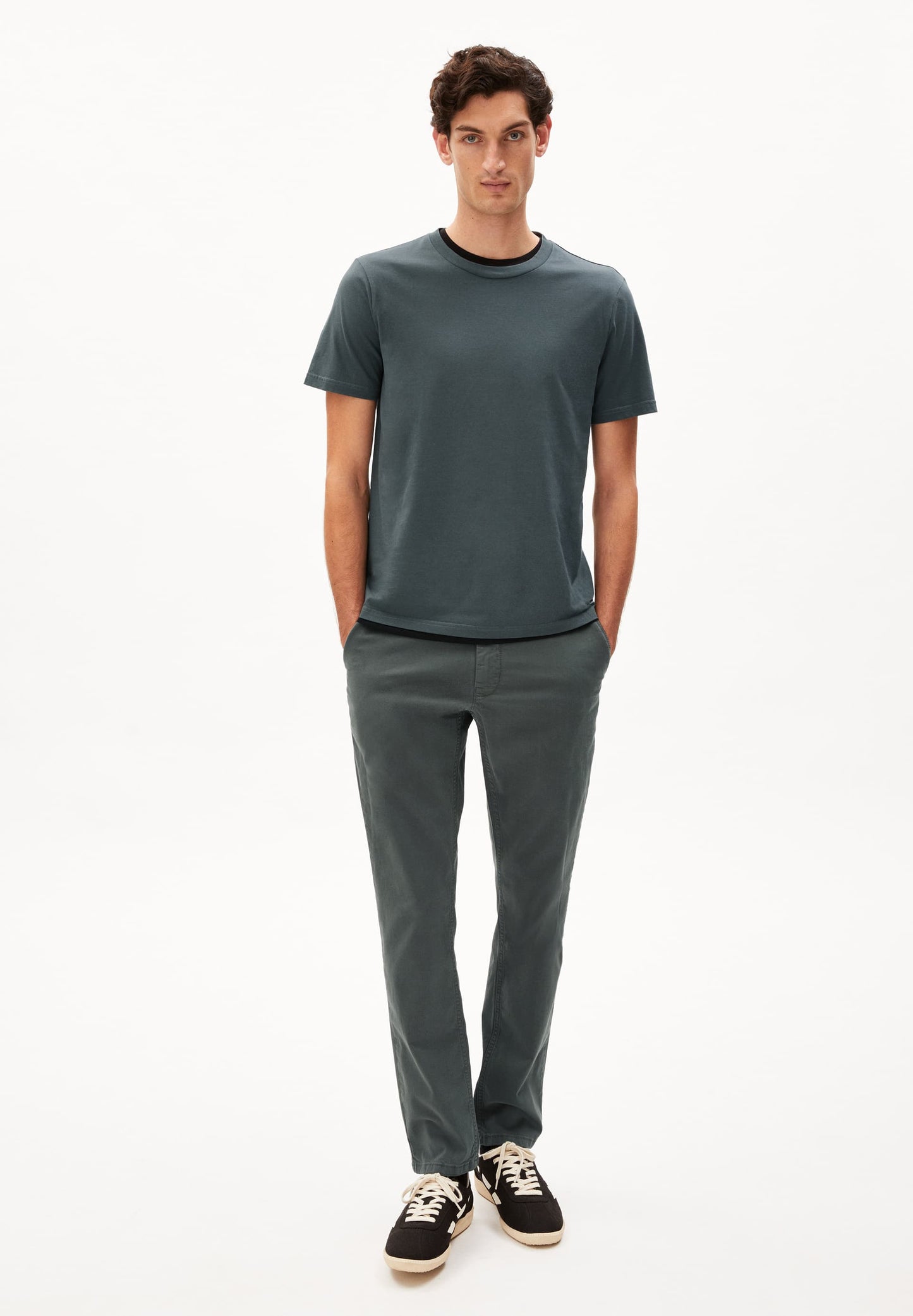 
                  
                    JAAMES Space Steel T-Shirt mit normaler Passform
                  
                