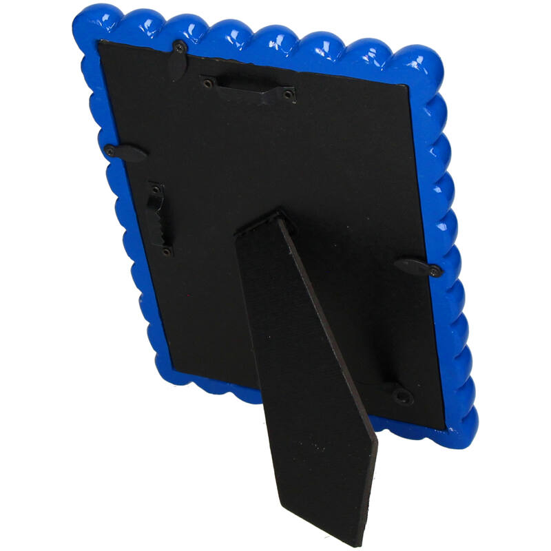 
                  
                    Bilderrahmen mit blauen Perlen
                  
                