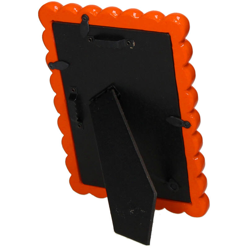 
                  
                    Bilderrahmen mit orangefarbenen Perlen
                  
                