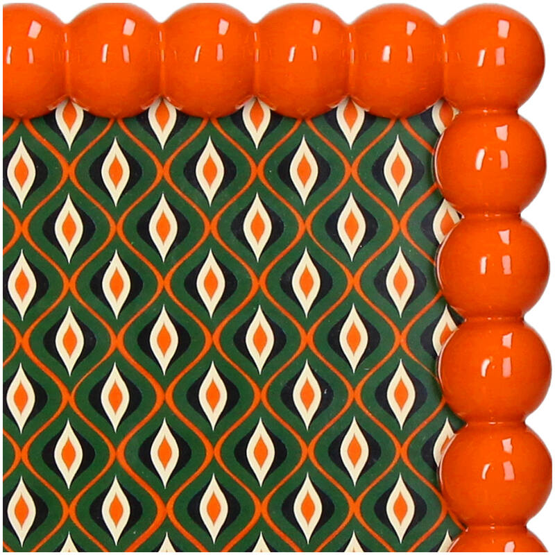 
                  
                    Bilderrahmen mit orangefarbenen Perlen
                  
                