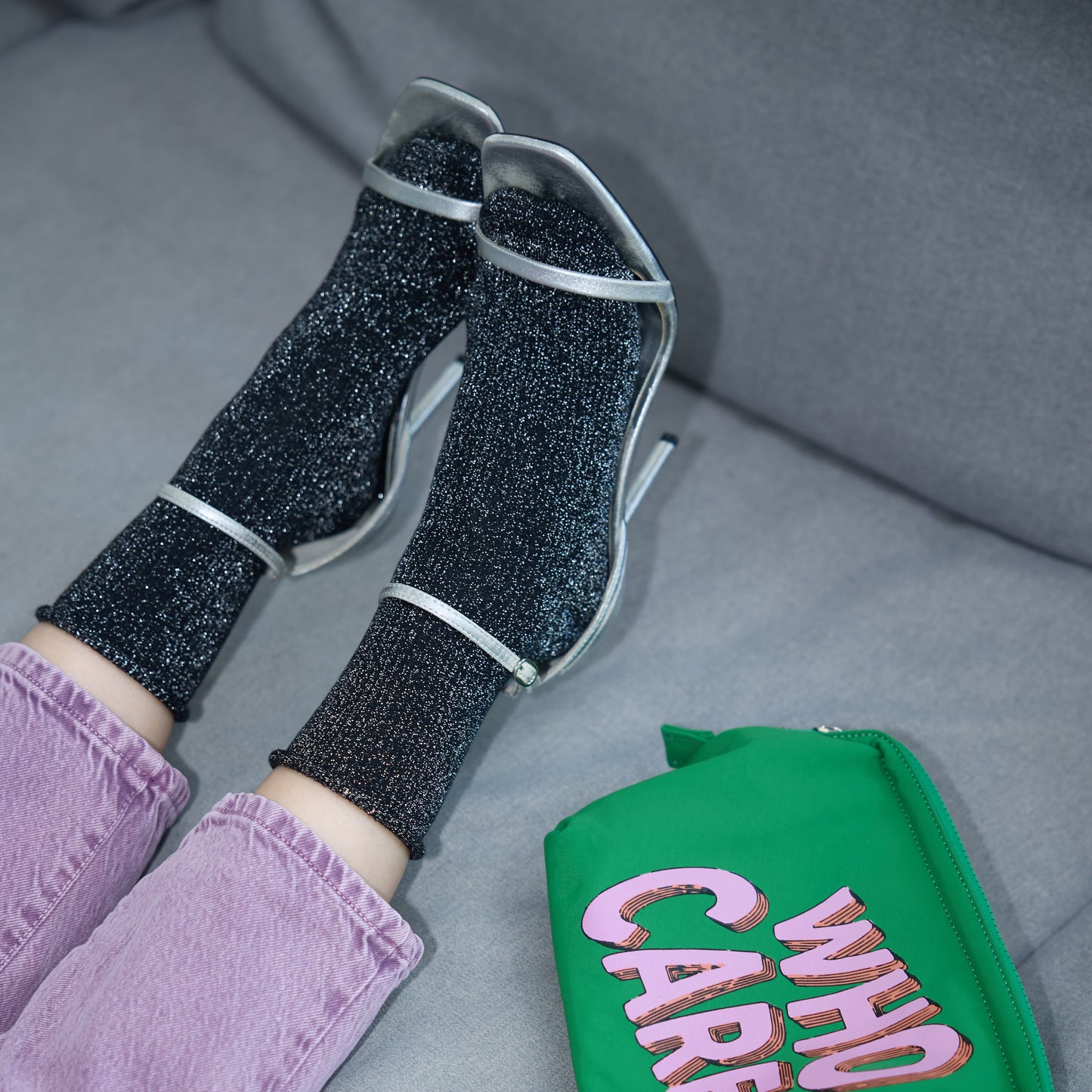 
                  
                    Schwarze Glitzersocken aus Lurex-Lyocell
                  
                