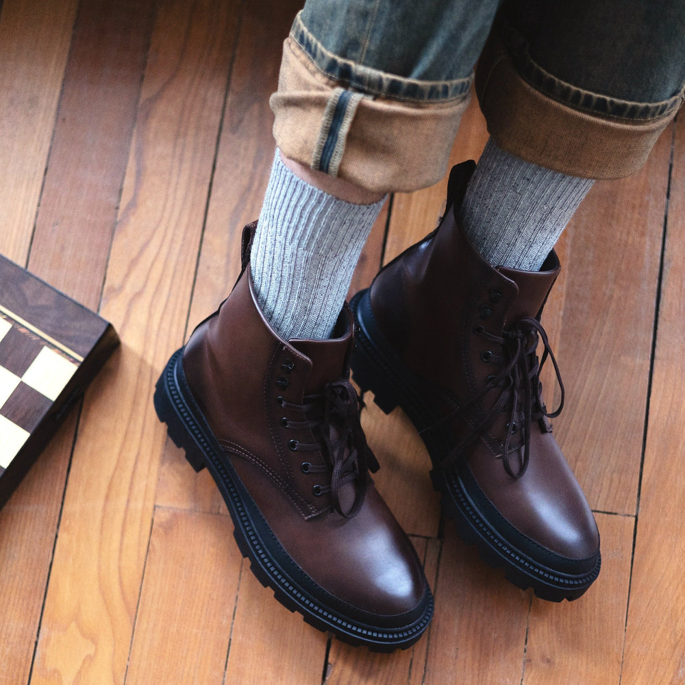 Graue Socken aus Seide und Wolle mit Staubsternen