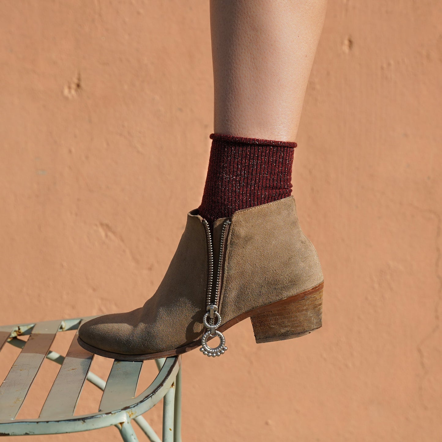 
                  
                    Rote Glitzersocken aus Lurex-Lyocell
                  
                