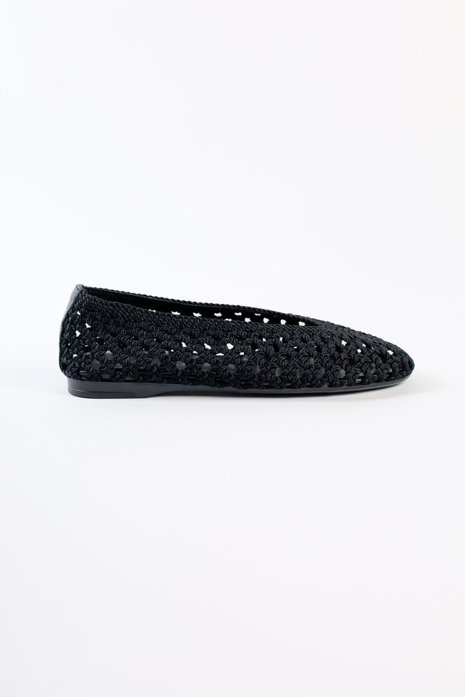
                  
                    Negro Trenzado Shoes
                  
                