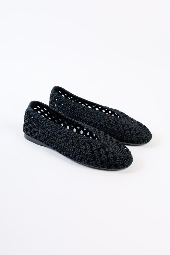 
                  
                    Negro Trenzado Shoes
                  
                