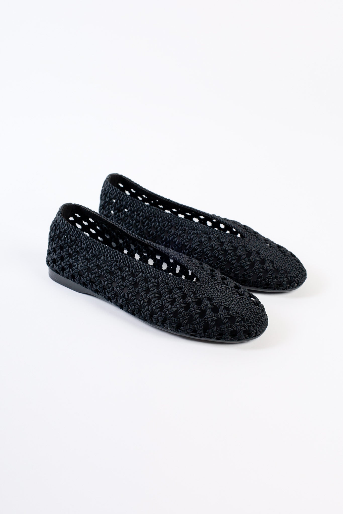
                  
                    Negro Trenzado Shoes
                  
                