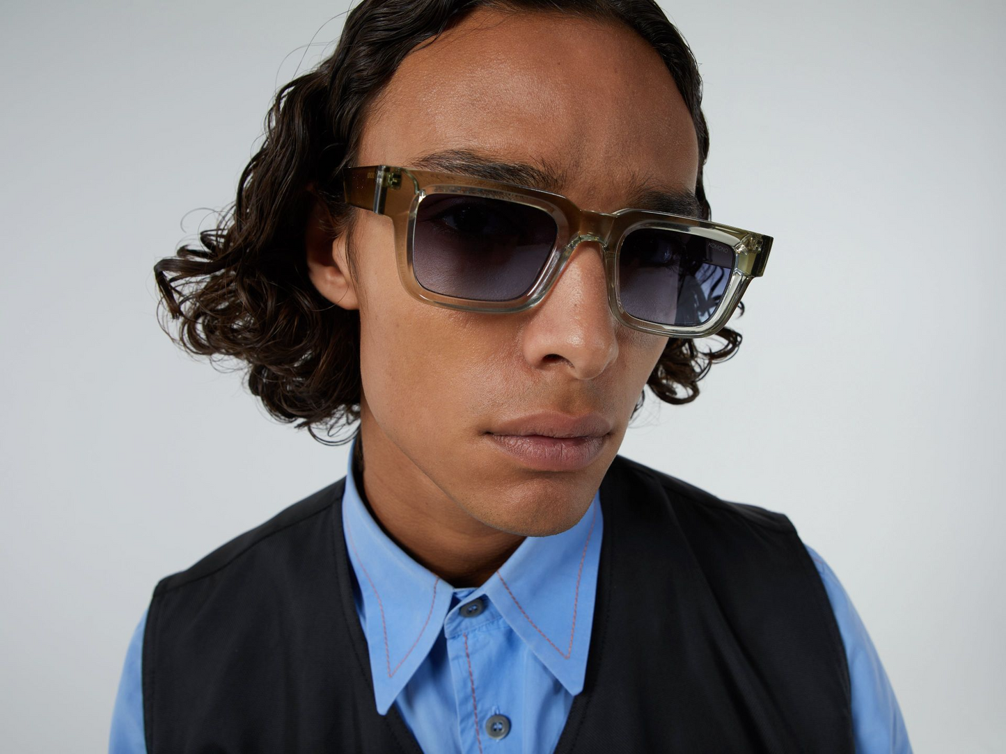 
                  
                    VICTOR Salbeigrüne Sonnenbrille mit Farbverlauf
                  
                