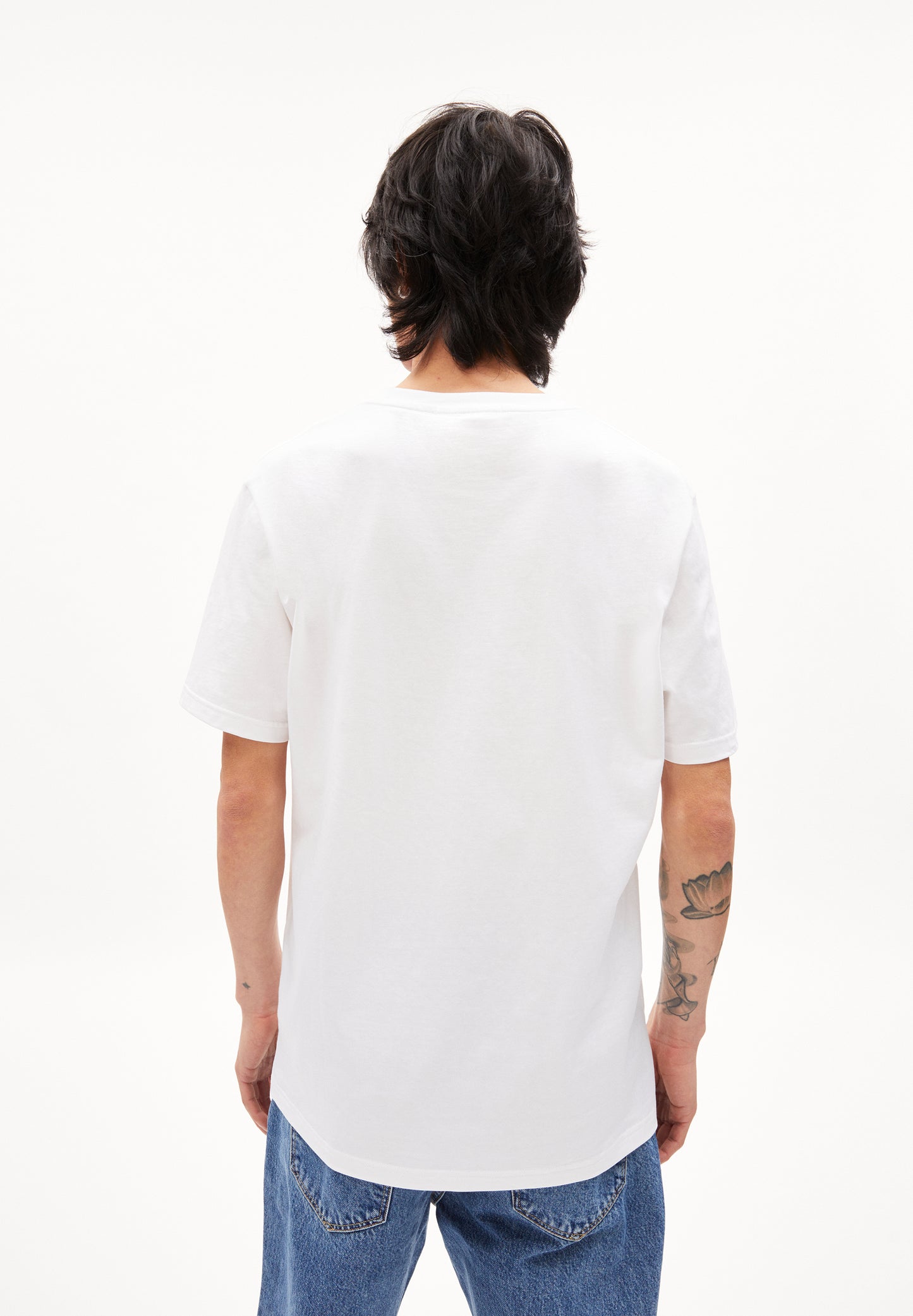 
                  
                    LAARON White T-Shirt
                  
                