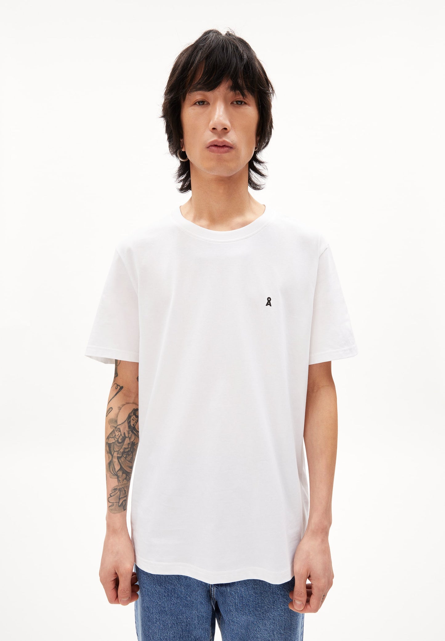 
                  
                    LAARON White T-Shirt
                  
                
