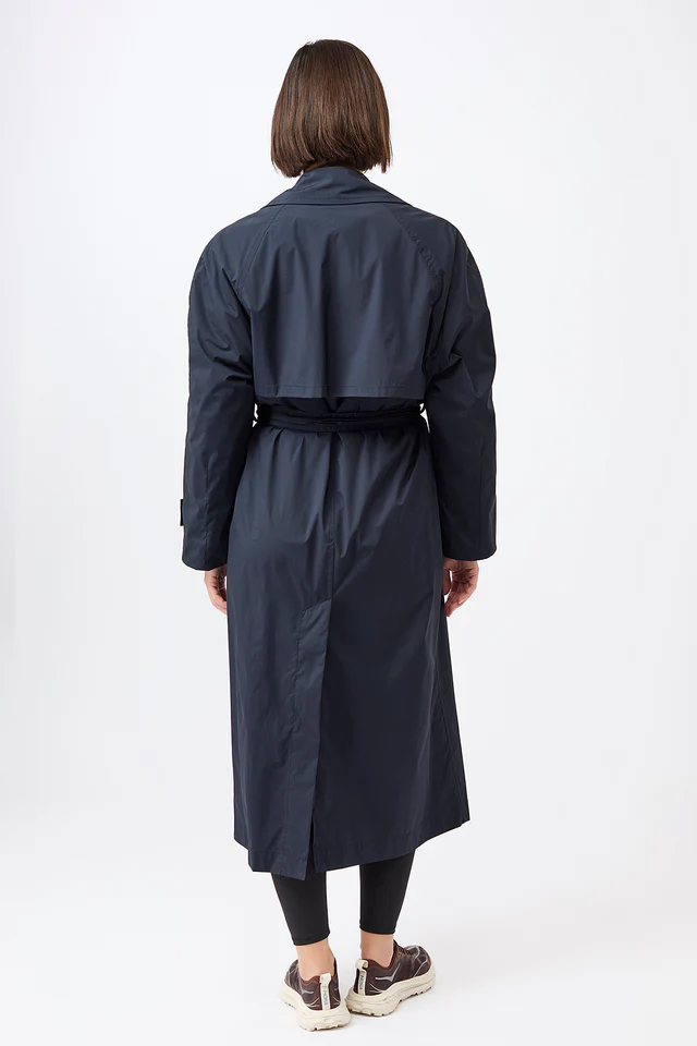 
                  
                    BRAYDEN Marineblauer Trenchcoat
                  
                